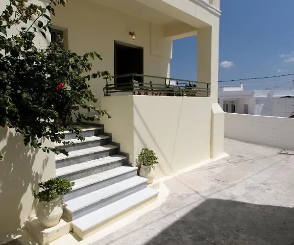 Alma Libre Chora Naxos City